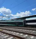 Según versiones de algunos usuarios, el tren impactó con otro al llegar a la estación de Izamal.