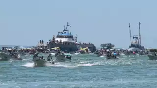 Entre oraciones y fervor, miles acompañan a la Patrona del Mar en Campeche