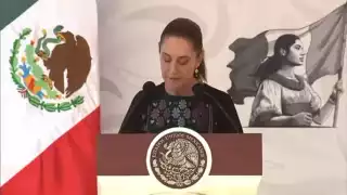 La presidenta Claudia Sheinbaum encabezó en Acapulco la supervisión de Asipona y el abanderamiento del Marinabús, destacando los avances en la reconstrucción del puerto tras los huracanes Otis y John.
