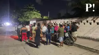 El menor fue resguardado dentro del plantel mientras se esperaba la llegada de sus padres