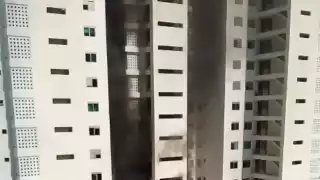 Incendio en departamentos de Puerto Cancún moviliza a cuerpos de emergencia