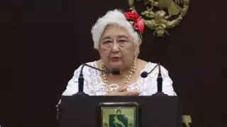 Congreso de Yucatán entrega a Violeta Arana Villalobos el reconocimiento “Elvia Carrillo Puerto”