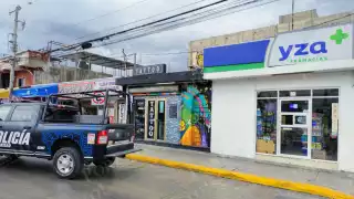 Asaltan con violencia farmacia en Playa del Carmen; cajera sufre crisis nerviosa
