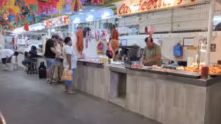 Comerciantes afirman que la actividad económica se sostiene por el consumo entre ellos mismos.