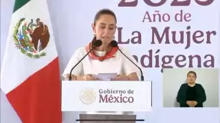 "El territorio es inviolable, la soberanía es inviolable. La soberanía no se vende, la soberanía se ama y se defiende"