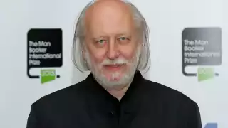 László Krasznahorkai gana el Premio Nobel de Literatura 2025 por su obra “visionaria y apocalíptica”