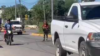 Estuvo a punto de ser atropellada por un motociclista, pero afortunadamente no ocurrió una desgracia
