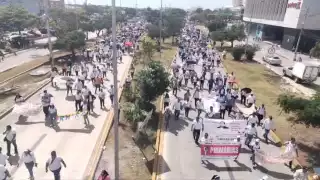 Avenida frente a Plaza Las Américas también se vio afectada por los manifestantes
