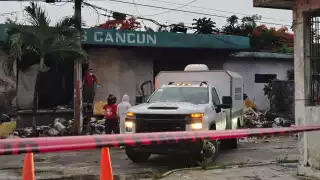 Incendio revela un doble homicidio: Bomberos encontraron dos cuerpos calcinados en un antiguo hospital de Cancún
