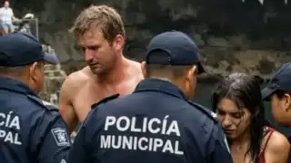 La pareja fue detectada en plena falta a la moral por un agente de seguridad asignado a la vigilancia del cenote