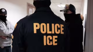 Congresistas demócratas rechazan guantes eléctricos para agentes de ICE y piden cortar fondos