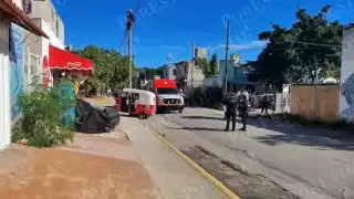 Jueves violento en Cancún: Mototaxista es atacado a balazos en Paraíso Maya