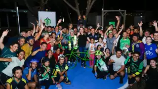 Develan el Monumento a la Bicicleta en el fraccionamiento Mulsay de Mérida