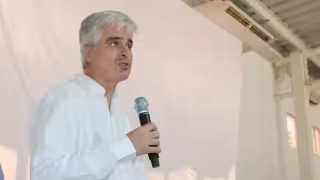 El activista y director de Fundación Yansa A.C., Sergio Oceransky, fue arrestado en Tonalá, tras acudir a una comparecencia. Esto ocurre luego de que denunciara una presunta persecución legal en su contra.

“Estamos resistiendo la criminalización”, señaló la organización, acusando intereses económicos detrás del caso.