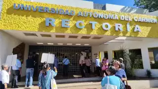 Los manifestantes encontraron una fiesta en curso, lo que desató su indignación