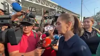 Tras descarrilamiento, Sheinbaum supervisa atención médica en Hospital IMSS de Oaxaca