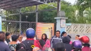 Tras días de protestas, padres de familia de la Nicolás Bravo consiguieron la remoción del intendente