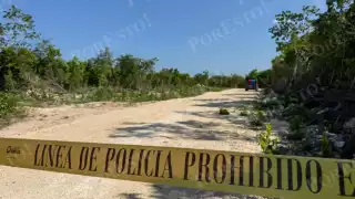 El torso de una mujer fue encontrado la tarde de este lunes, en un área verde al final del fraccionamiento Prado Norte, lo que movilizó a las autoridades policiales. Una llamada anónima alertó a las autoridades policiales, mismas que al llegar al sitio confirmaron que se trataba del torso de una mujer. 

Se explicó que el tórax de la víctima estaba envuelto en bolsas dentro de una maleta, además no fueron encontradas las extremidades ni la cabeza.

Personal de la unidad de feminicidios de la Fiscalía General del Estado con apoyo de servicios periciales se encargaron de las diligencias.