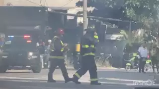 Chatarrería sufre incendio en Playa del Carmen; bomberos logran apagarlo