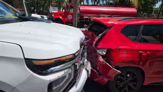 Una mujer que viajaba como pasajera tuvo que recibir atención en el interior de una ambulancia de la Cruz Roja, sin que ameritara ser trasladada a un hospital