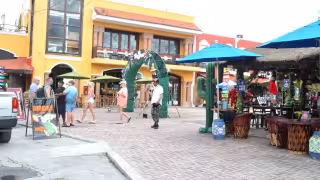 Trabajadores hoteleros de Cozumel denuncian bajos salarios.