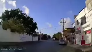 Presunta falla de semáforos causa fuerte accidente en Cancún; reportan al menos ocho lesionados