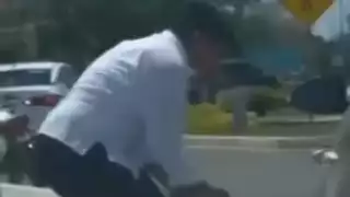 Taxista agrede a turistas y conductor de Uber en el aeropuerto de Cancún