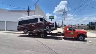 Transportistas sin documentación en regla optaron por esconder sus unidades.