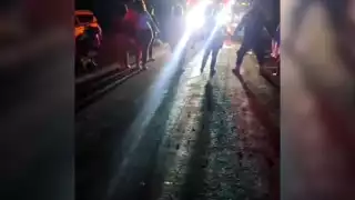 En redes sociales circula un video mostrando los jaloneos entre simpatizantes de Jahaziel Cano y aquellos afectados por los bloqueos