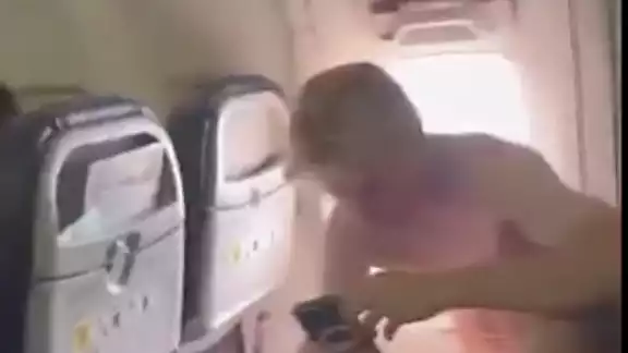 Todos los pasajeros terminaron en ropa interior