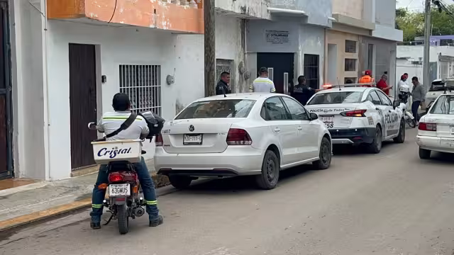 Motociclista derrapa en el barrio de San José.