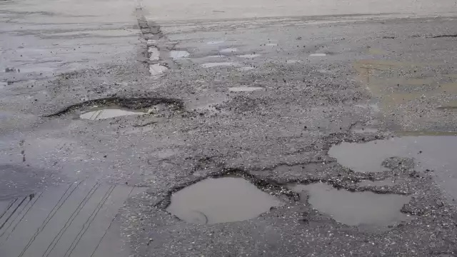 Aseguró que gran parte de las calles de las colonias parece que sufrieron un ‘bombardeo’