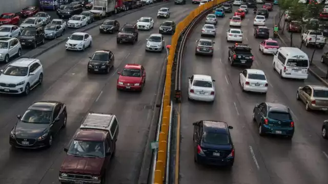 El programa Hoy No Circula es una medida ambiental que restringe la circulación vehicular en días específicos