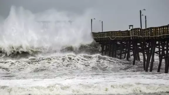 La marejada ciclónica es una inundación costera asociada con un sistema atmosférico de baja presión La marejada ciclónica es una inundación costera asociada con un sistema atmosférico de baja presión