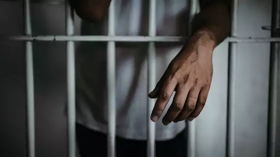 El hombre deberá de permanecer en prisión preventiva en Mérida