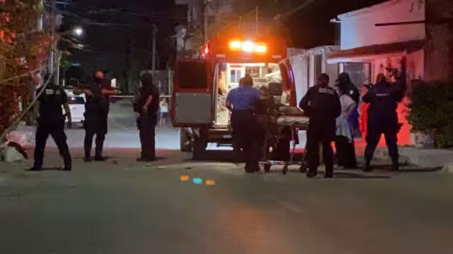 Policías Ministeriales y trabajadores de Servicios Periciales se quedaron en el lugar para los trabajos correspondientes