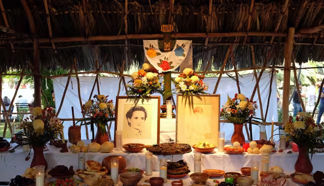 Bernardo Caamal Ek presencia una escena que toca el umbral entre el mundo de los vivos y los muertos