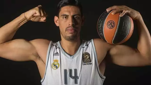 Gustavo Ayón consiguió 12 títulos con el Real Madrid