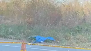 El cuerpo quedó a un costado de la carretera