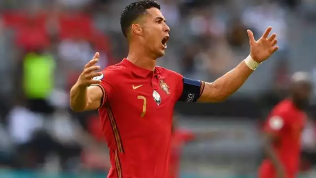 La empleada de la agencia cargó más de 200 viajes a sus tarjetas de crédito, los cuales nunca realizó.