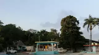 Las lluvias han provocado acumulamiento de agua en los patios de los domicilios