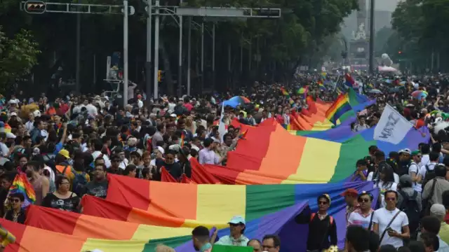 La Marcha del Orgullo LGBT+ concentra a miles de persona en el corazón de la CDMX. Foto: Cuartoscuro