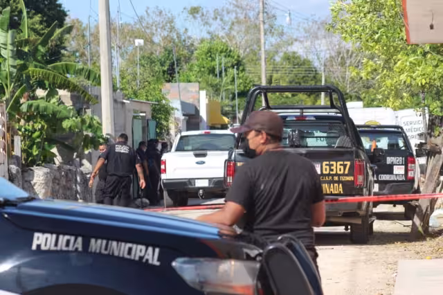 Al sitio arribaron policías municipales y estatales quienes al confirmar el deceso acordonaron la zona