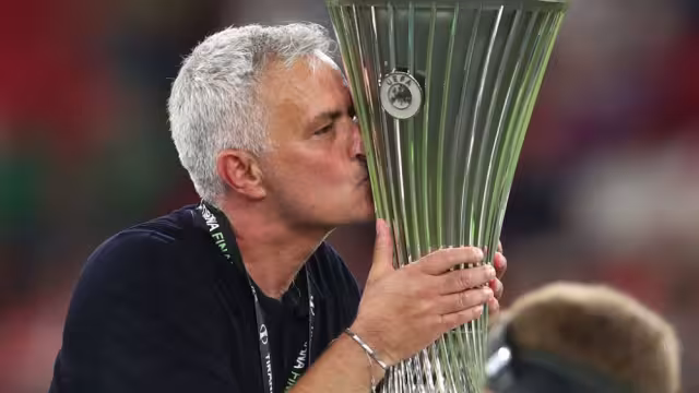 Mourinho es suspendido por su comportamiento en final de la Europa League
