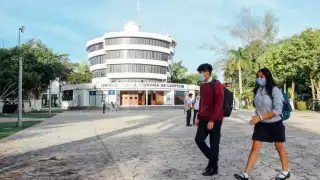 La investigación en contra de la exrectora de la Universidad Autónoma de Campeche (UAC) Cindy Saravia López, continúan