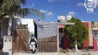 Además de la droga, también fueron aseguradas dos básculas y un chaleco táctico. Foto: Por Esto!