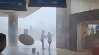 El video mostró la fuerza del viento y de la lluvia que cayó sobre Isla Mujeres este 30 de mayo, que se ve afectado por una zona de inestabilidad en el Mar Caribe