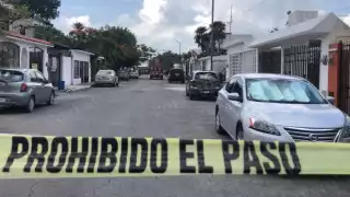 La zona del asesinato de 'El Wacho' en Cancún permaneció acordonada durante las primeras investigaciones del caso