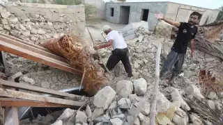 La ciudad de Sayeh Khosh resultó dañada en un 50 por ciento de su extensión territorial, indicó el gobernador provincial iraní  Mehdi Dousti