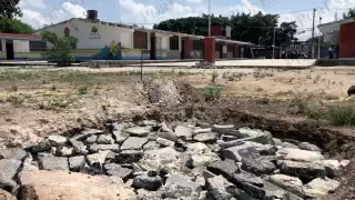 Una mujer fue la que publicó el video sobre el socavón que apareció en una escuela de Cancún, indicando el peligro que representaba para los alumnos